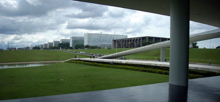 Reforma do setor elétrico deve preservar modelo regulatório, diz secretário