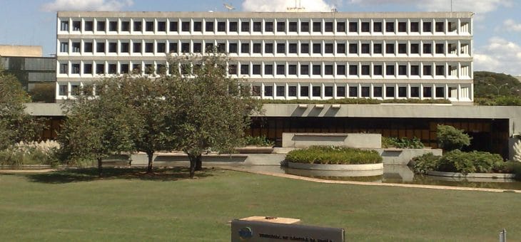 TCU aponta riscos tarifários de investimentos em transmissão
